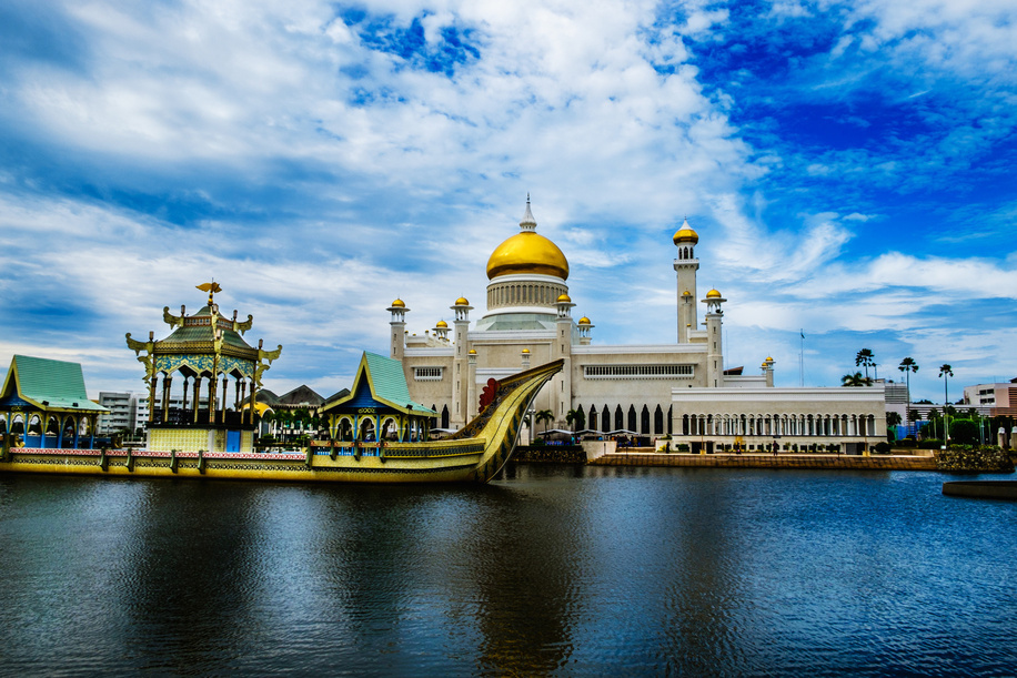 Saifuddin Mosque in Bandar Seri Begawan