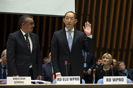 Dr Takeshi Kasai, appointed WHO Regional Director for the Western Pacific, taking oath of office at the 144th session of the WHO Executive Board at the World Health Organization’s headquarters, Geneva, Switzerland, 26 January 2019. Related: https://www.who.int/about/governance/executive-board Note: Title reflects the respective position of the subject at the time the photo was taken.