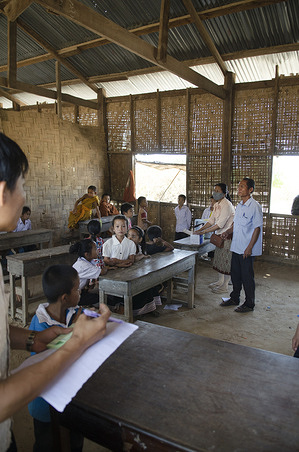 Children in Lao People’s Democratic Republic received Japanese Encephalitis vaccine in a school-based vaccination campaign.