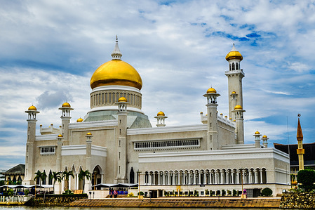 Saifuddin Mosque in Bandar Seri Begawan