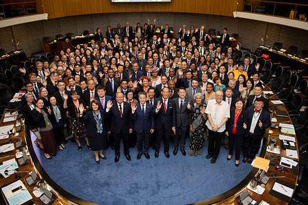 Day 1: The official group photograph of all the delegates and the WHO Secretariat of the 70th session of the WHO Regional Committee for the Western Pacific at the Regional Office, Manila, Philippines, 7 to 11 October 2019.