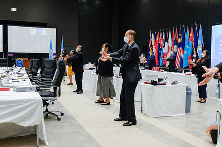 Day 4: The plenary taking a mobility break during the 72nd session of the WHO Regional Committee for the Western Pacific at Arcrea Himeji Culture and Convention Center, Himeji, Japan, 25-29 October 2021. Note: Title reflects the position of the staff and officials at the time the photo was taken.