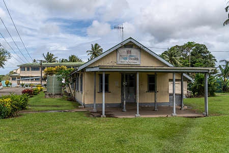 Part of the Wainibokasi Rural Hospital located near Nausori, Fiji. Since 2016, Cure Kids has worked in collaboration with the Ministry of Health and Medical Services to enable sustainable access to oxygen at healthcare centres around Fiji to manage hypoxaemia in children with pneumonia and other serious respiratory conditions. WHO has worked with the Ministry of Health in Fiji as well as medical teams from the University of Auckland to address the challenge of improving the availability and affordability of oxygen to treat patients in Fiji. The Fiji Oxygen Project has introduced new technology, including solar power, to ensure the supply of oxygen in low resource settings.   Read more: https://www.who.int/westernpacific/news-room/feature-stories/item/innovation-for-health--oxygen-access-in-fiji Watch https://www.youtube.com/watch?v=jq7HMlV90oc